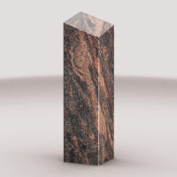 Klassiche Quadrat-Stele mit abgeschrgtem Kopf
